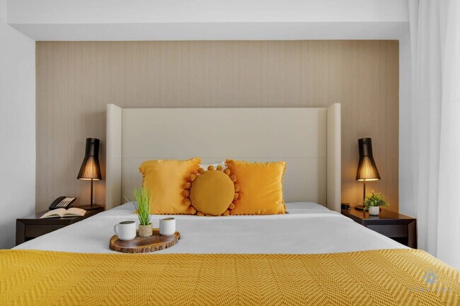 Building Photo - 4010 S Ocean Dr