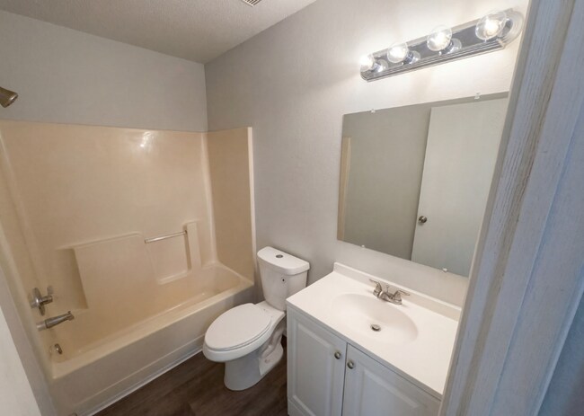 Foto del edificio - 6654 Hazelhatch Dr