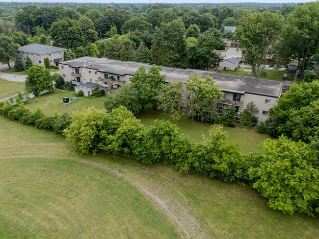 Building Photo - Veronica Place I