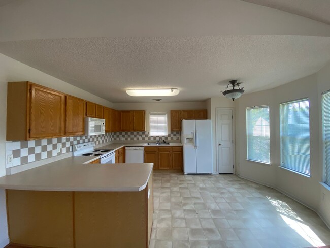 Building Photo - COMING SOON! North Chase Community! 3 BR/ 2 Bath/ 2 Car garage! Fenced back yard!