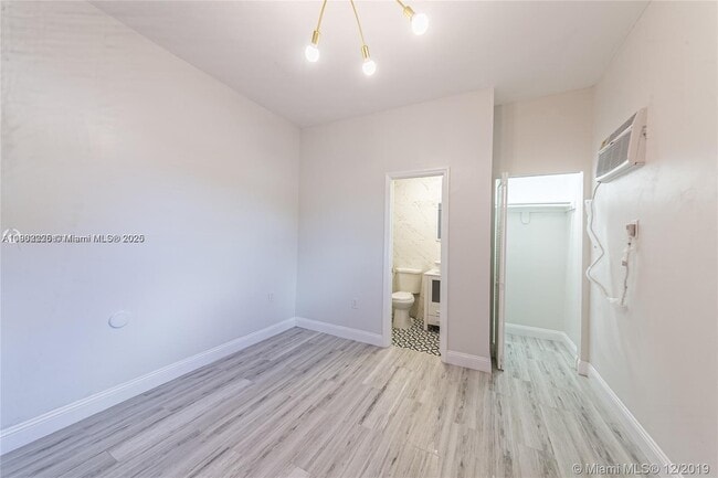 Foto del edificio - 6200 Dewey St