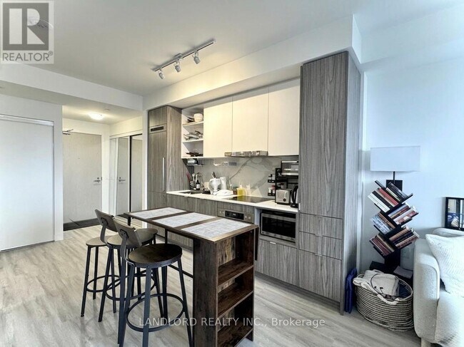 Building Photo - 55 Cooper St