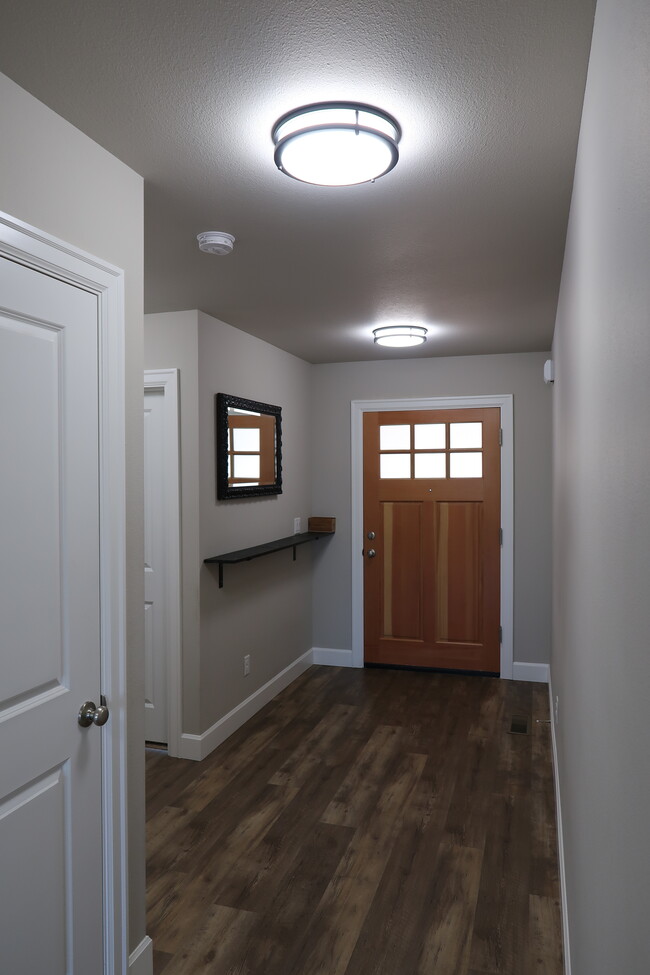 Foto del edificio - 3395 NW Birch Ave