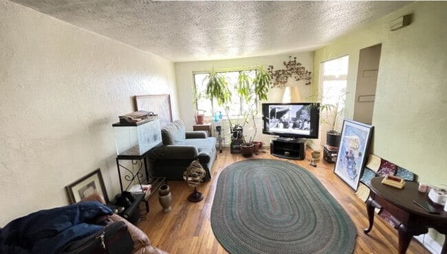 Living Room - 1096 Jackson St
