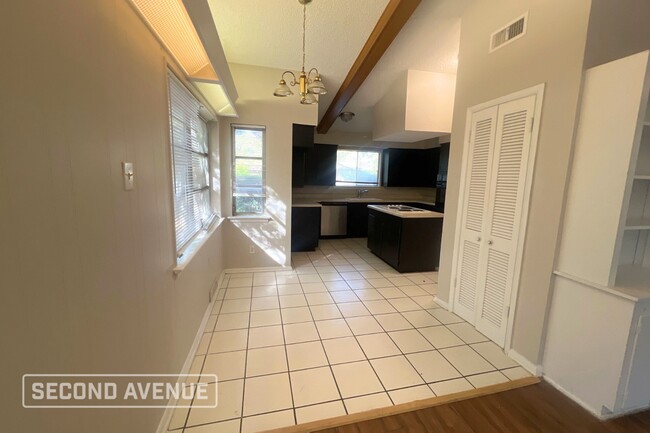 Building Photo - 3347 Navajo Pl