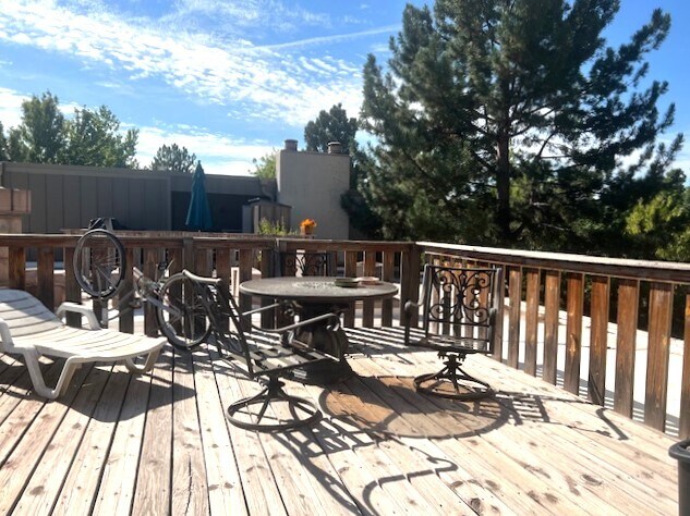 Building Photo - 2525 S Dayton Way
