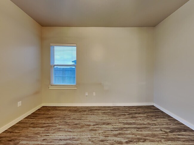 Building Photo - 14308 Peach Tree Dr