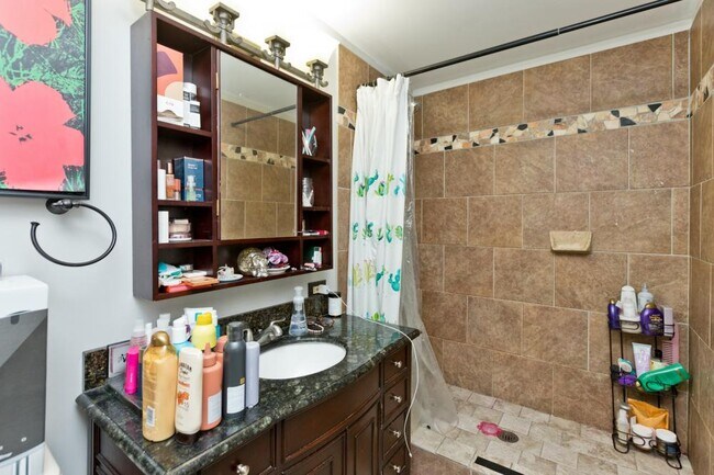 Building Photo - 1 bedroom in Chicago IL 60614