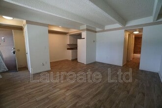 Building Photo - 800 W Belleview Ave