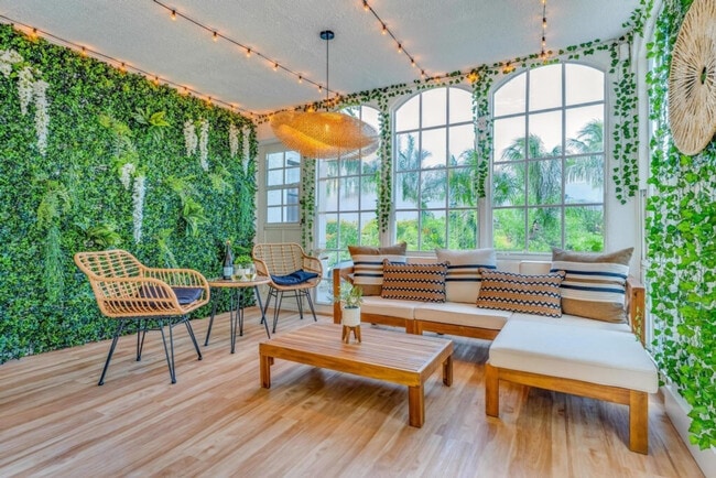 Building Photo - 1814 NW 14th Ave