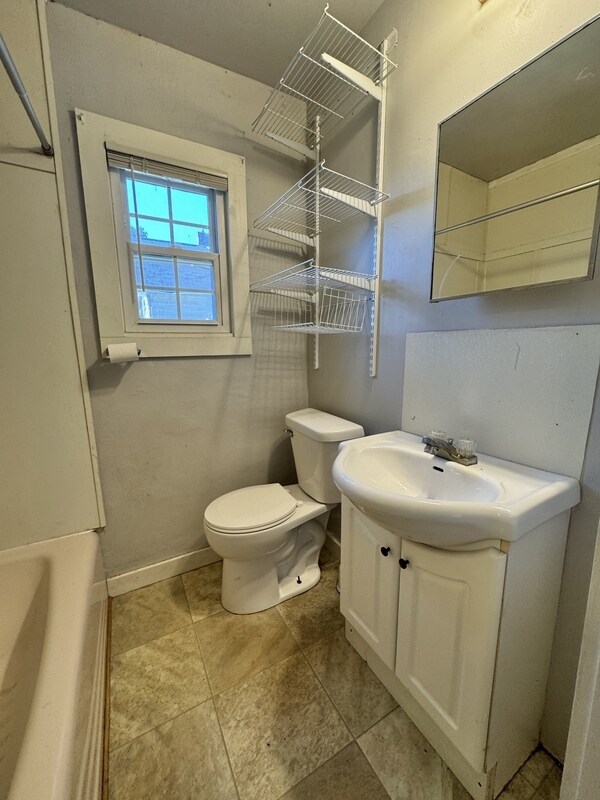 Foto del edificio - 1370 Harvey St