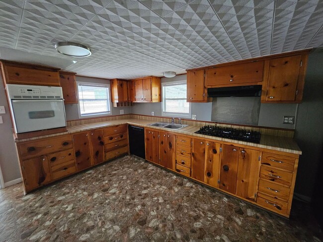 Building Photo - 1113 Hickory Ridge Rd
