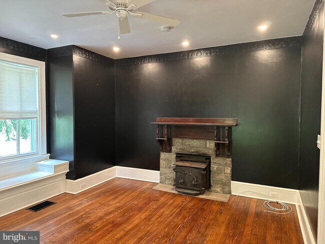Foto del edificio - 851 Bondsville Rd