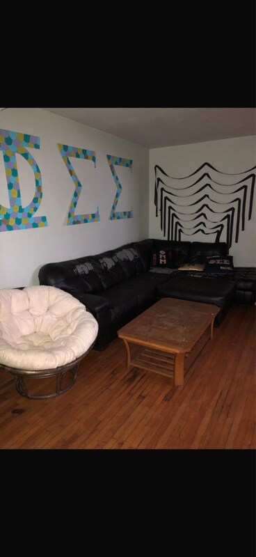 Foto del edificio - 48 Winspear Ave