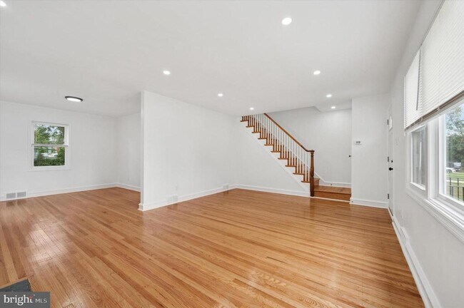 Foto del edificio - 6134 Grant Ave
