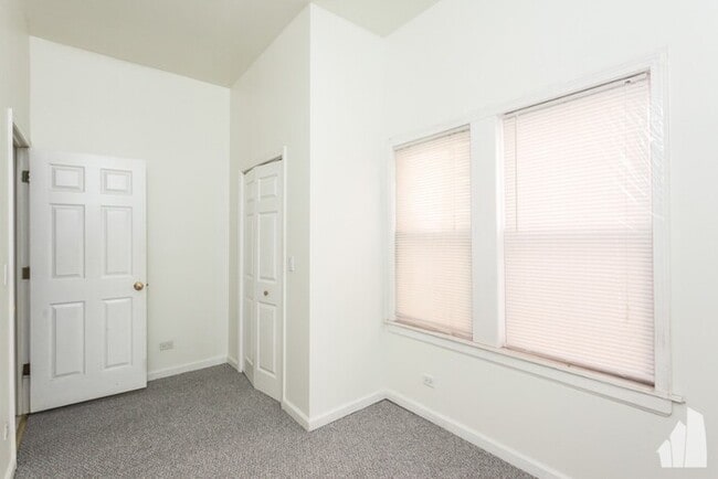 Foto del edificio - 3542 N Hoyne Ave