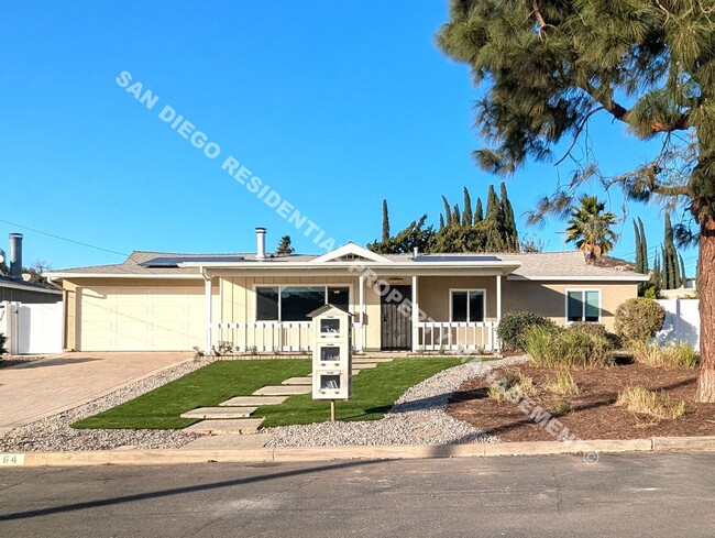 Building Photo - Stunning South Poway Ranch Home