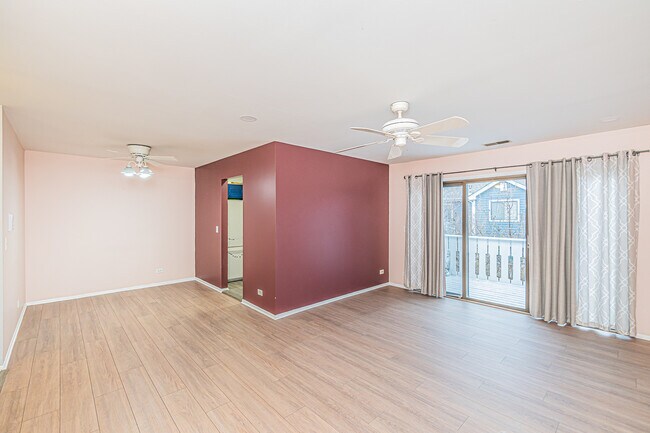 Foto del edificio - 312 Silverwood Ct