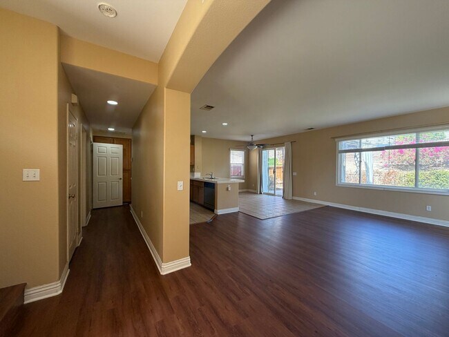 Building Photo - 1683 Falcon Peak St