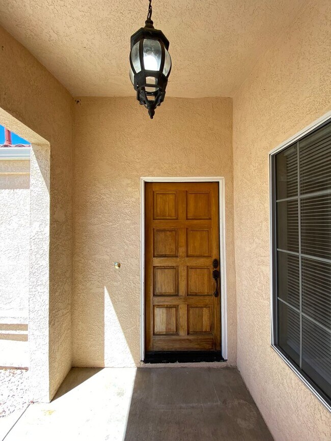 Building Photo - Orcutt Single Story Home Located In Woodme...