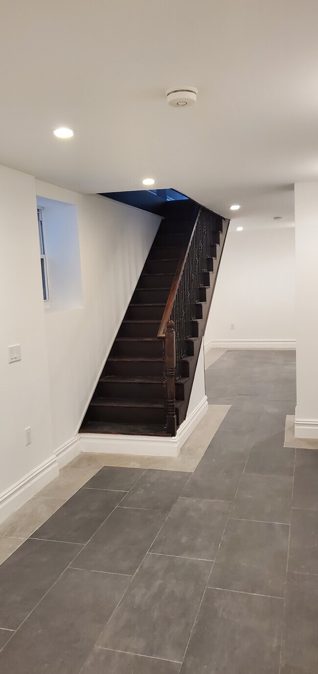 Building Photo - 7505 67th Dr