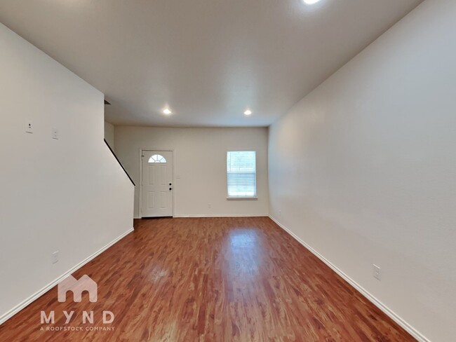 Building Photo - 602 Picnic Ct
