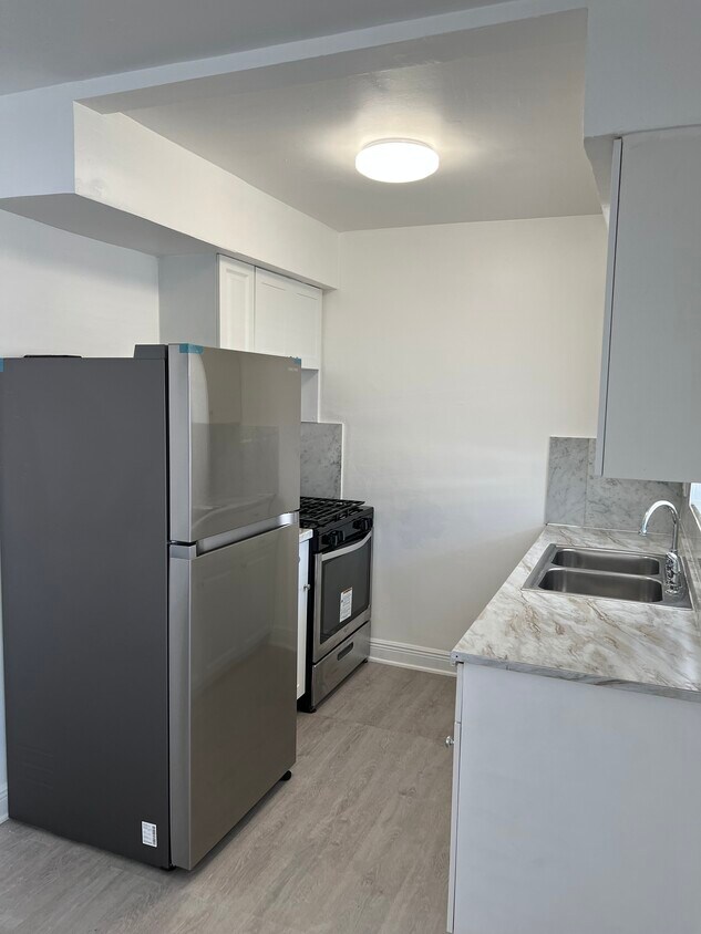Living - 2627 Lincoln St
