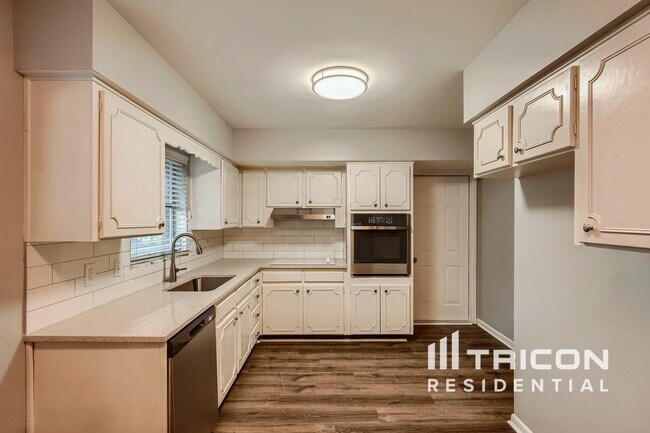 Foto del edificio - 2027 Dunston Cove Rd