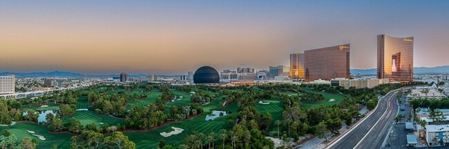 Building Photo - Fully Furnished High Rise with Wynn Golf Course Views!