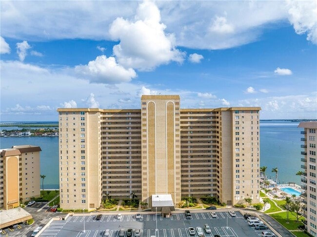 Building Photo - 5200 Brittany Dr S