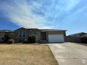 Building Photo - 451 SE Pinto St