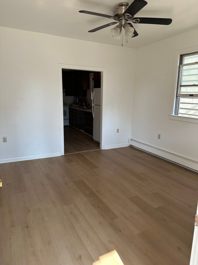 Foto del edificio - 1344 Newport Rd