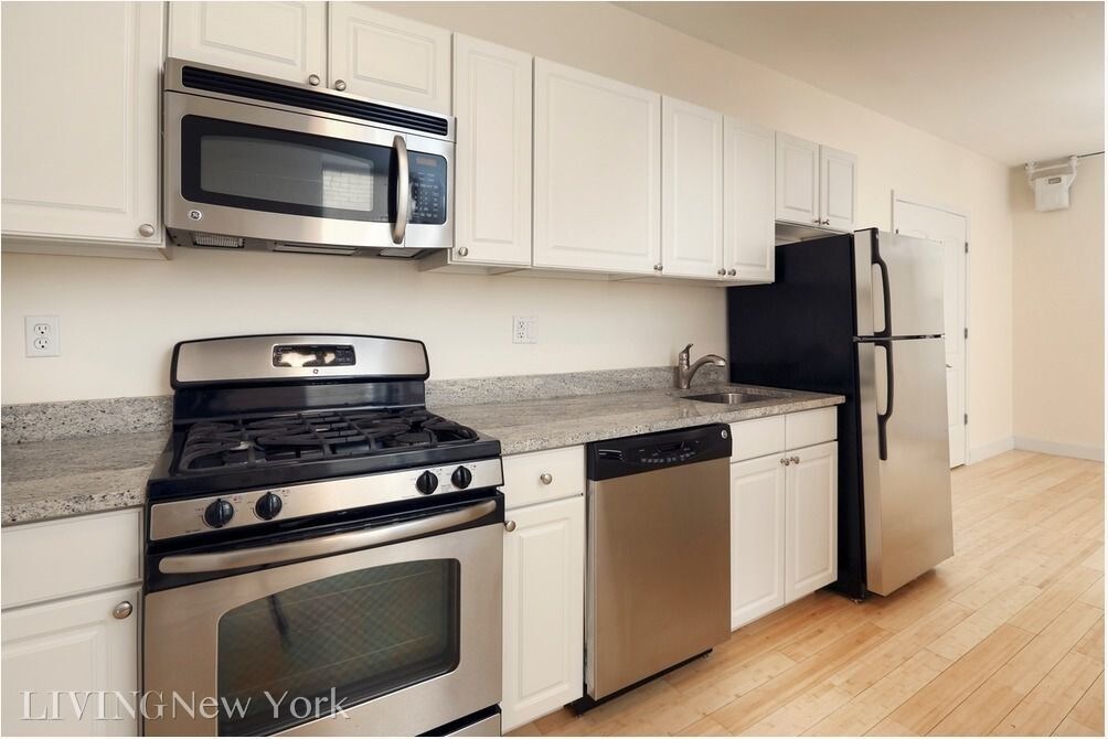 Primary Photo - 66 St Nicholas Ave
