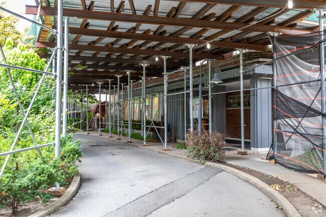 Foto del edificio - The Briar Cliff Apartments