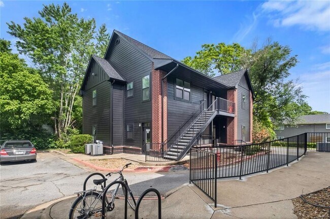 Foto del edificio - 1137 N Leverett Ave