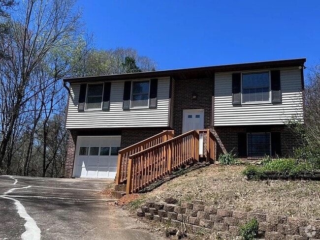 Building Photo - 1637 River Crest Dr