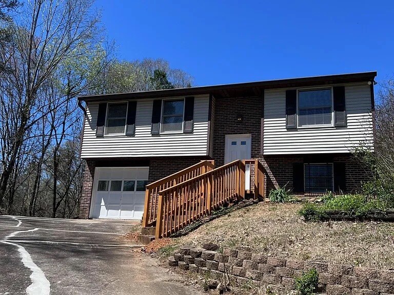 Foto principal - 1637 River Crest Dr