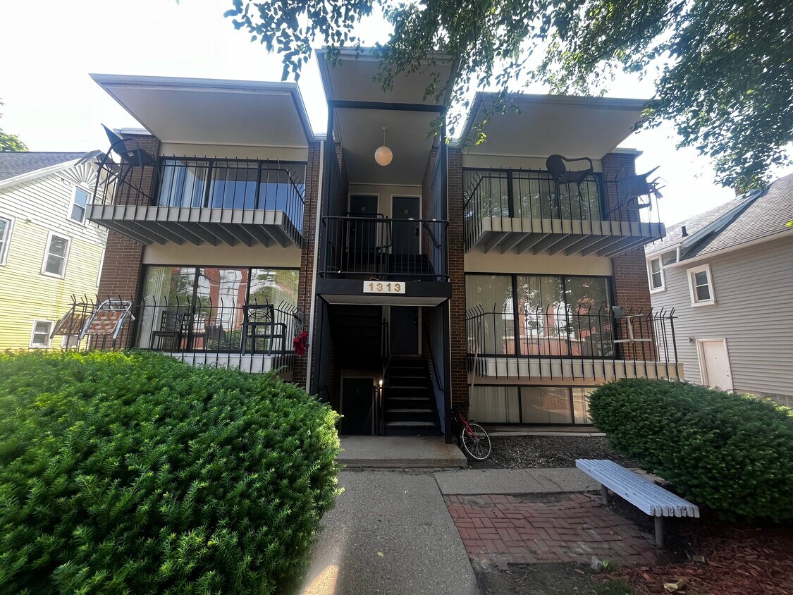 Foto principal - 1313 S State St