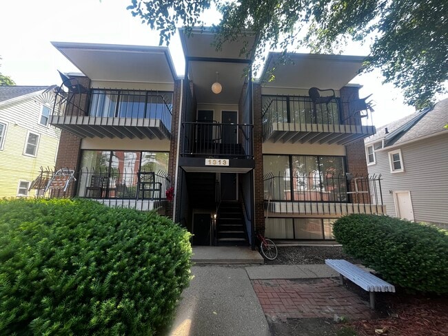 Building Photo - 1313 S State St