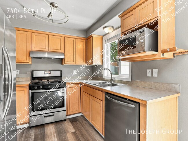Foto del edificio - 7404 56th Pl NE