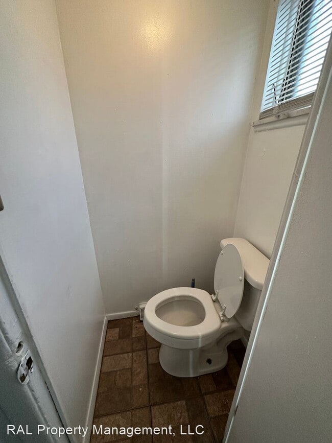 Building Photo - 2 br, 1 bath House - 23756 banbury circle 8
