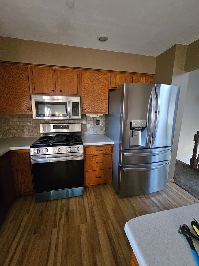 Foto del edificio - 3 bedroom 2 bath with additional lower lev...
