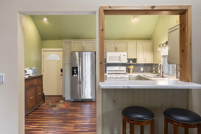 Foto del edificio - 874 Jackson Hollow Rd