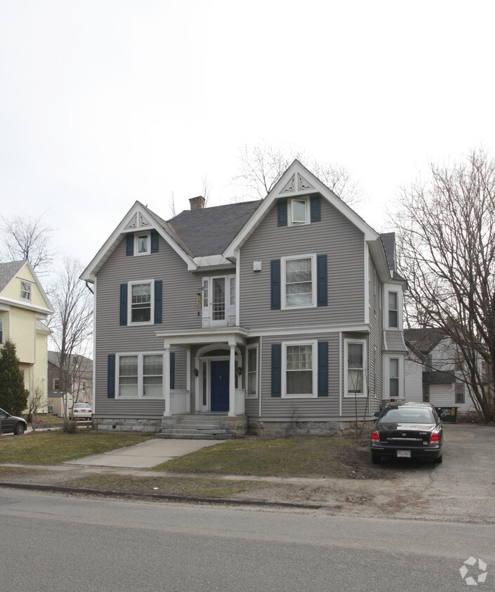 Primary Photo - 31 Bartlett Ave