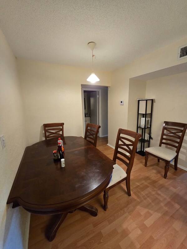 Foto del edificio - 490 NW 20th St