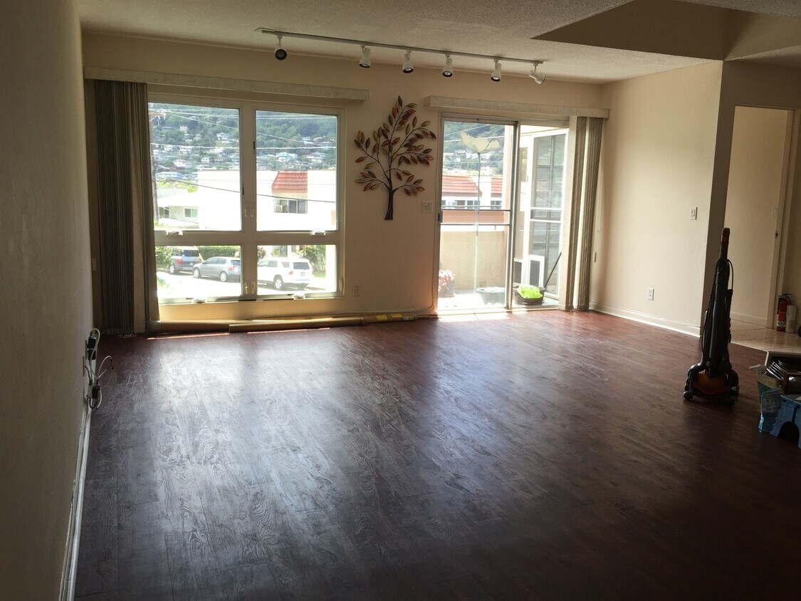 Primary Photo - Manoa East - 2 bedroom - rarely available
