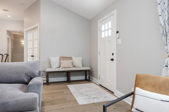 Foto del edificio - 1236 Cheshire Ln