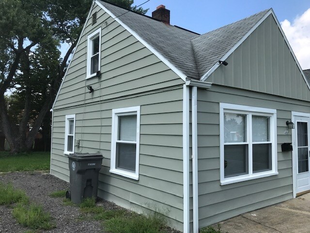 Building Photo - 466 N Bon Air Ave