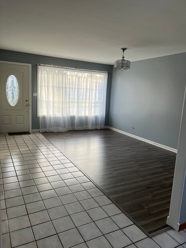 616 Saint Marys Pky, Buffalo Grove, IL 60089 House Rental in Buffalo