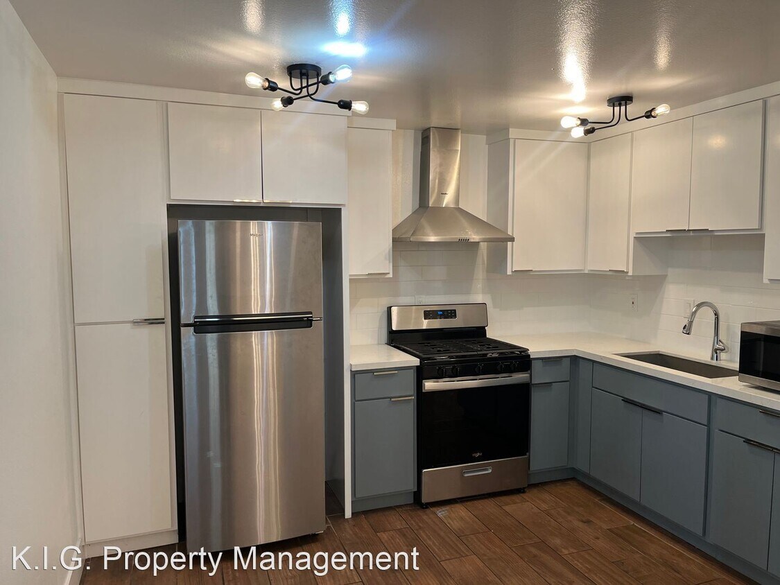 Primary Photo - 2 br, 1 bath Apartment - 8517 Cedros Ave. ...